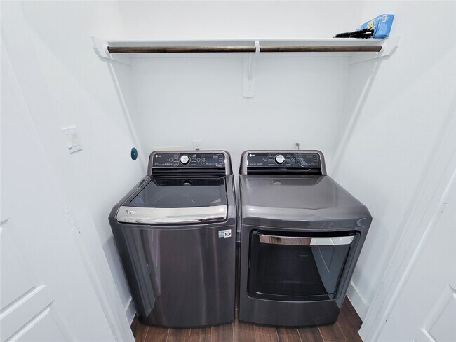 Photo - 5019 Creekmont Dr