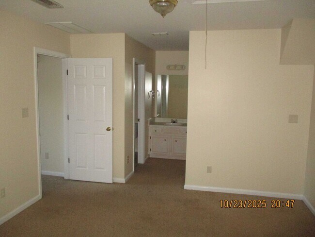 Photo - 103 Ducker Ct