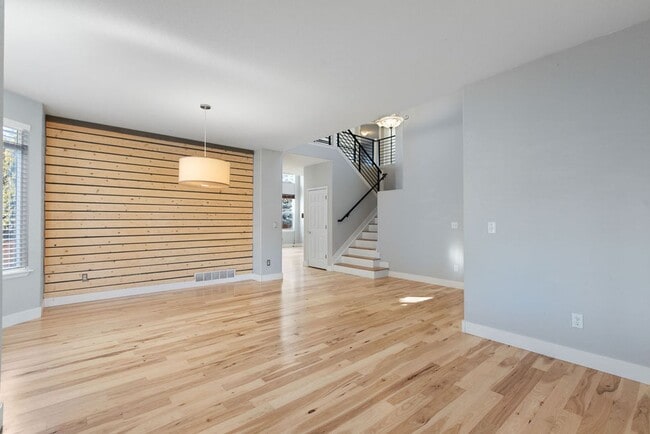 Photo - 4 Bedroom Dream Home waiting for you!