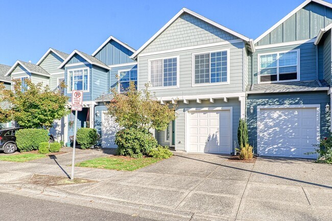 Building Photo - Freshly Updated- 3 Bedroom, 2.5 Bath Townh...