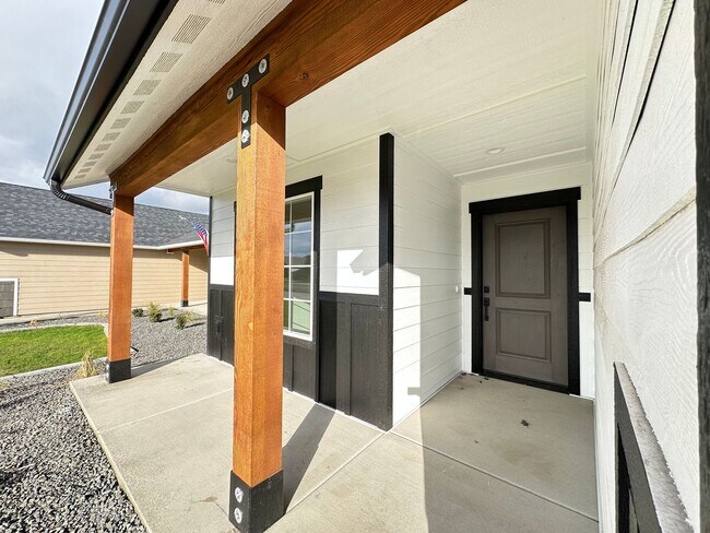 Photo - Brand New Rathdrum Home