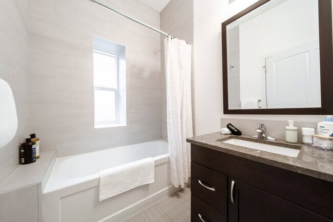 Photo - 11333-11389 89 St NW Unit ID1308647P
