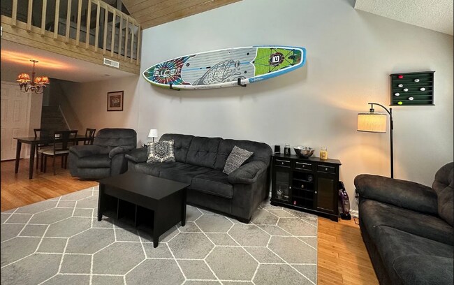 Photo - 5057 Gatehouse Way