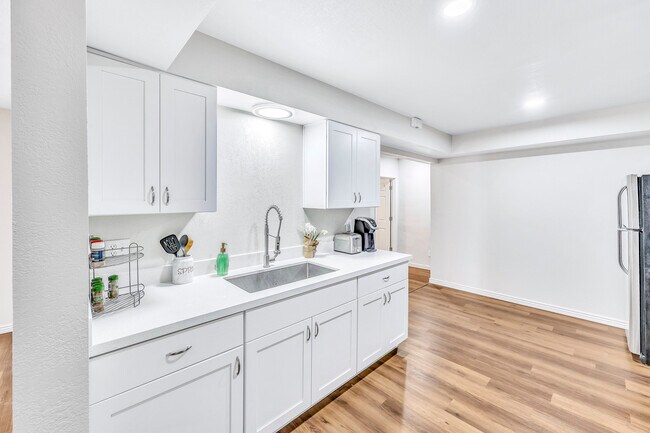 Photo - 1713 W Hazelwood St