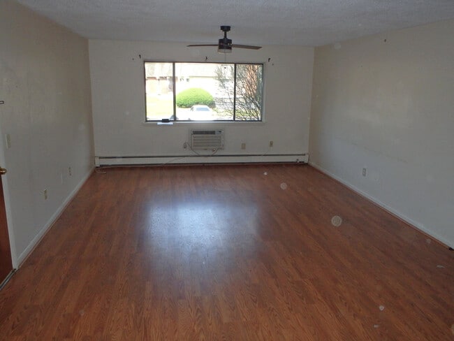 Photo - 249 High Path Rd