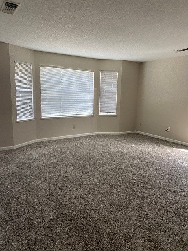 Photo - 3 bedroom 2 bath home available now!