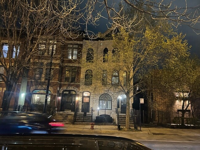 Building Photo - 2235 N Halsted St Unit 2 F