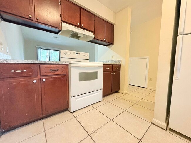 Photo - 1864 Sylvan Ct