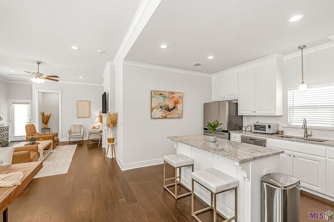 Photo - 14117 Vlg Sq Ave