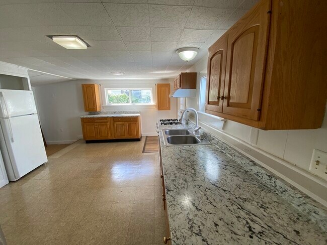 Photo - 46 Whiting St