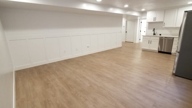 Building Photo - 32 W Sicula Rd. Unit Basement