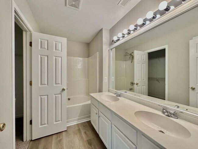 Photo - 3313 Elizabeth Glen Dr