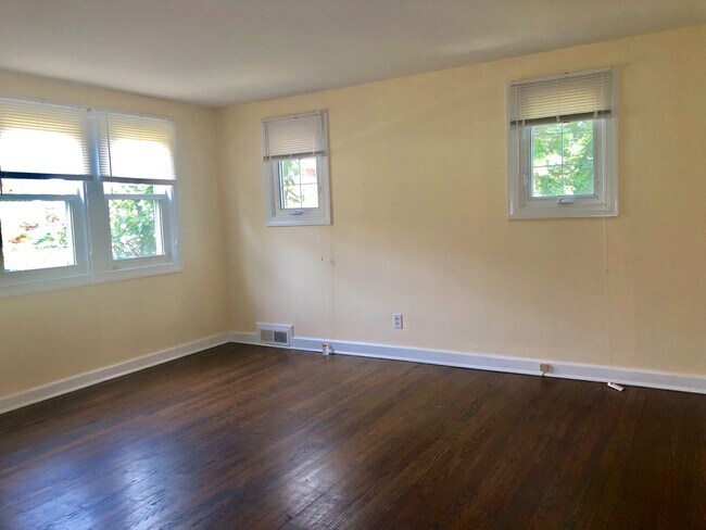 Photo - Charming 3 Bedroom/2 Bathroom Duplex in West Hills, MD!