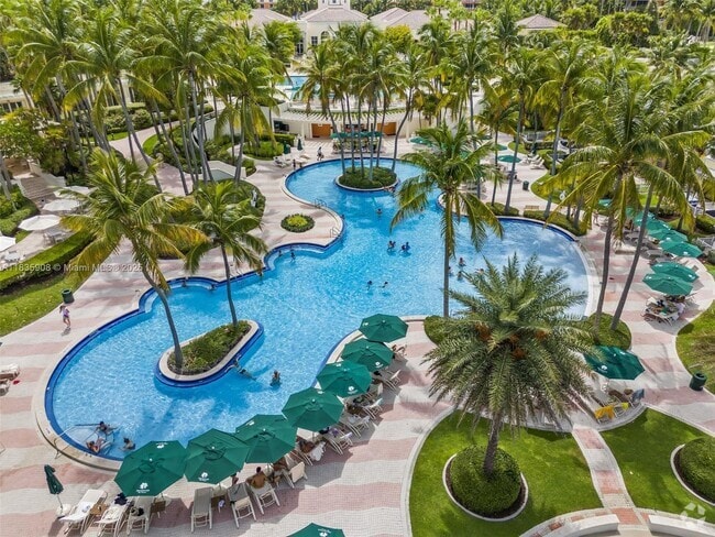 Building Photo - 703 Crandon Blvd Unit PH-3 Rental