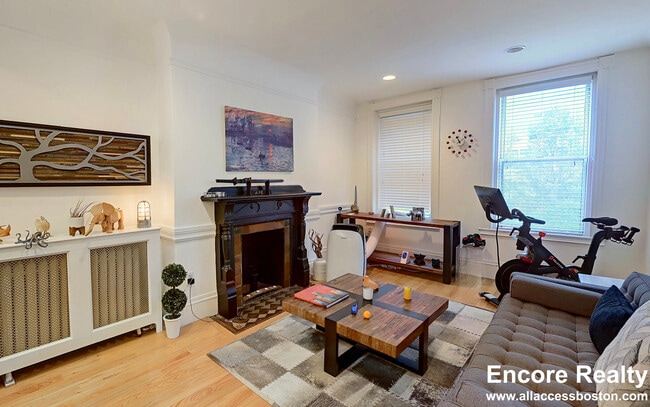 Photo - 131 Saint Botolph St