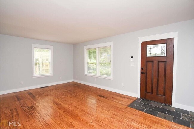 Photo - 1879 Dyer Cir