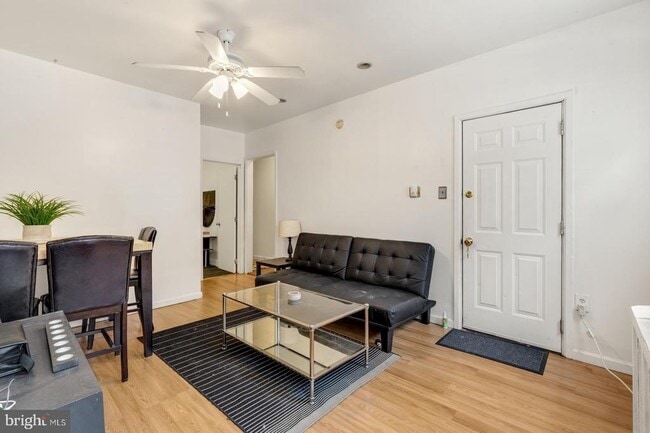Photo - 2208 Christian St Unit 1