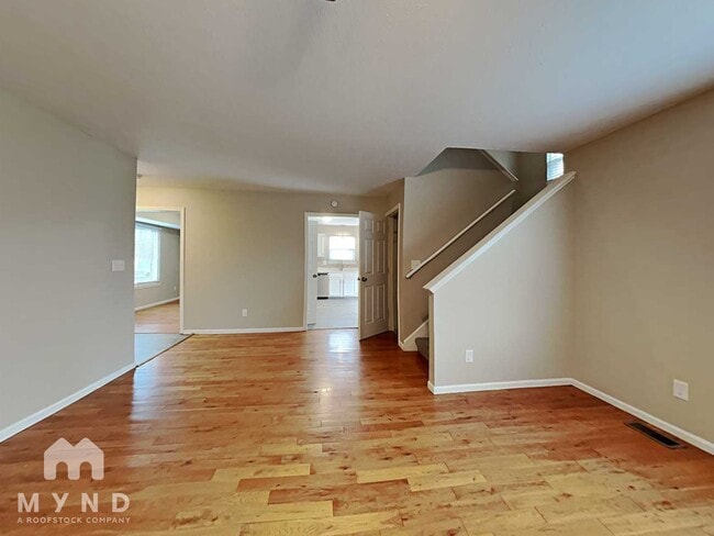 Photo - 105 W Carolina St