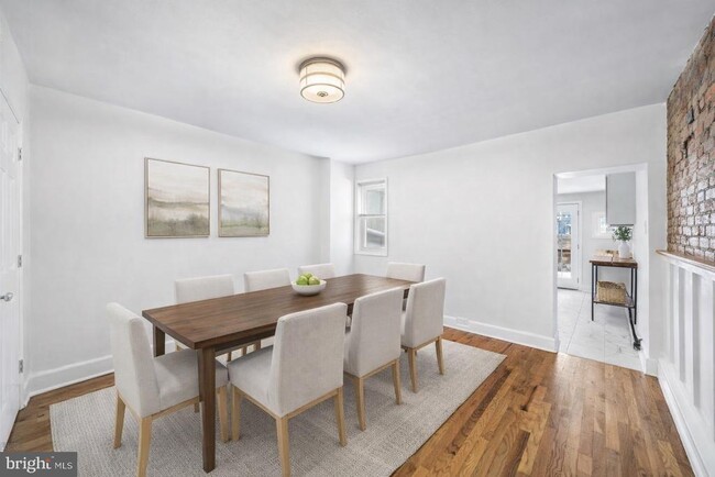 Photo - 2415 E Firth St