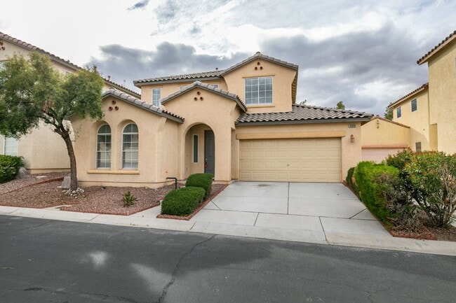 Building Photo - Charming 4 Bedroom, 3 Bathroom Home Near S...
