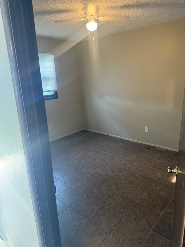 Photo - 107 E Ave B