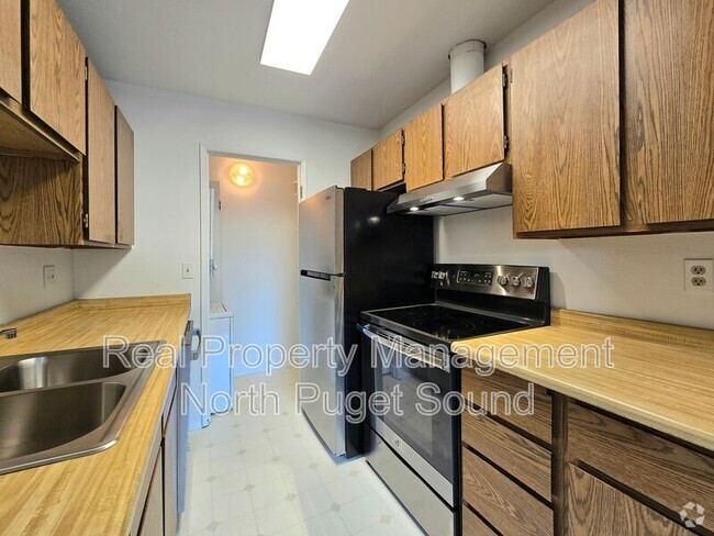 Building Photo - 9517 NE 180th St Rental