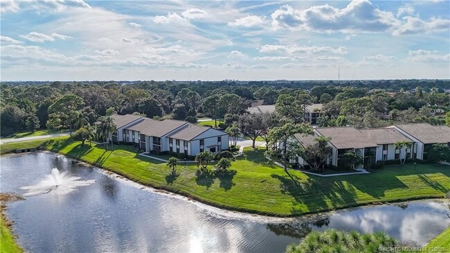 Photo - 1965 SW Silver Pine Way Unidad H1