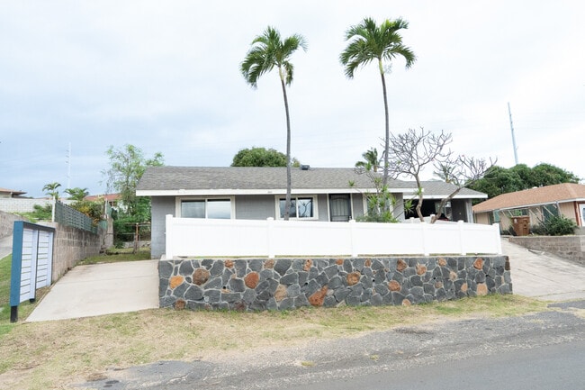 Building Photo - 456 Ipu Cir