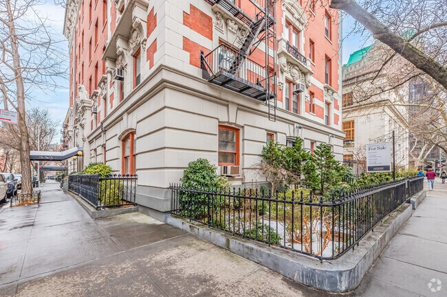 Photo - 161 Henry St