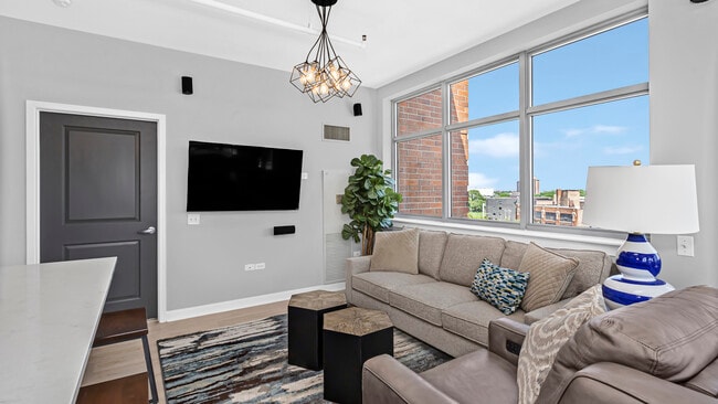 Photo - 511 W Division St