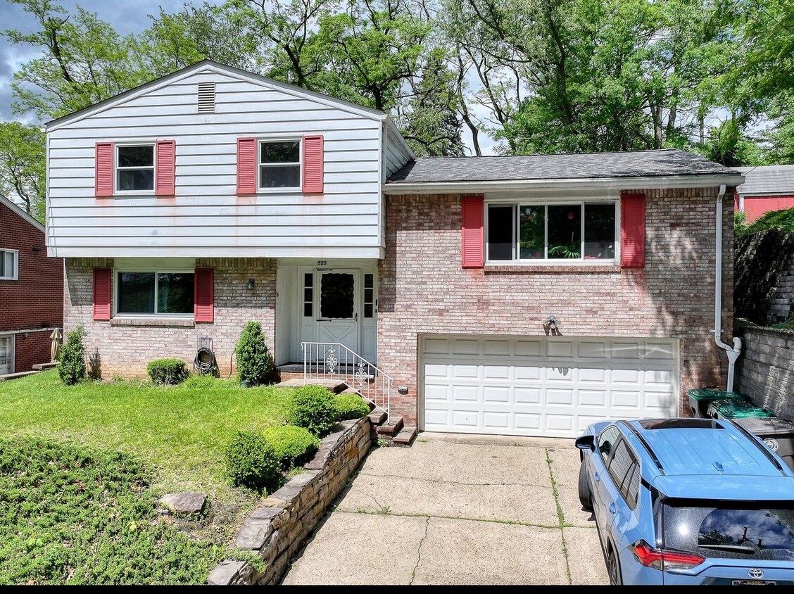 PRIME LOCATION Beautiful Home 1 Mile from ... - PRIME LOCATION Down the Street from the US...