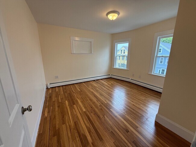 11 Dalrymple St Unit 3