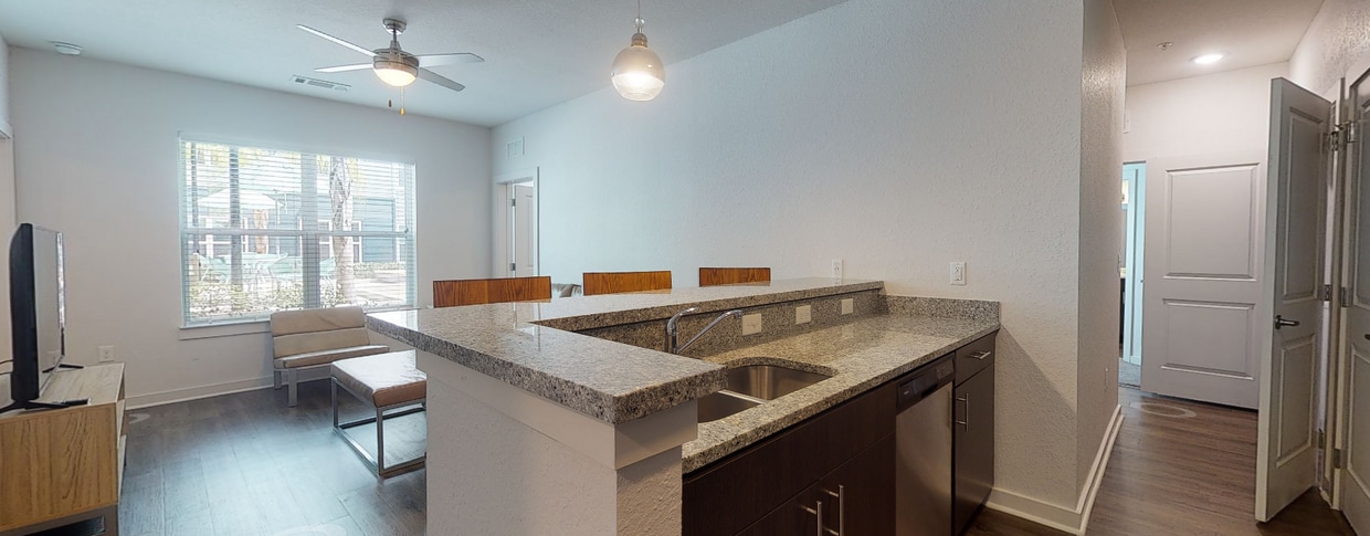 Photo - Halo 46:  Off-Campus Student Housing Apartments