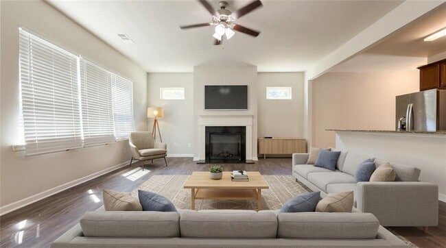 Photo - 3083 Cedar Glade Ln NE