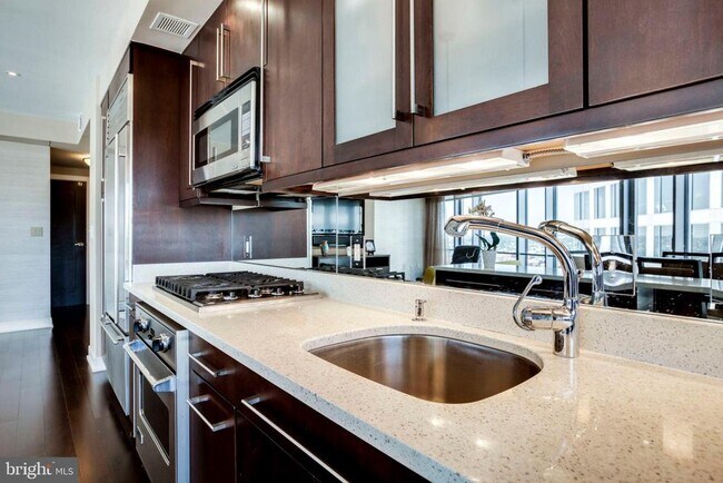 Photo - 1111 19th St N Unidad 2505