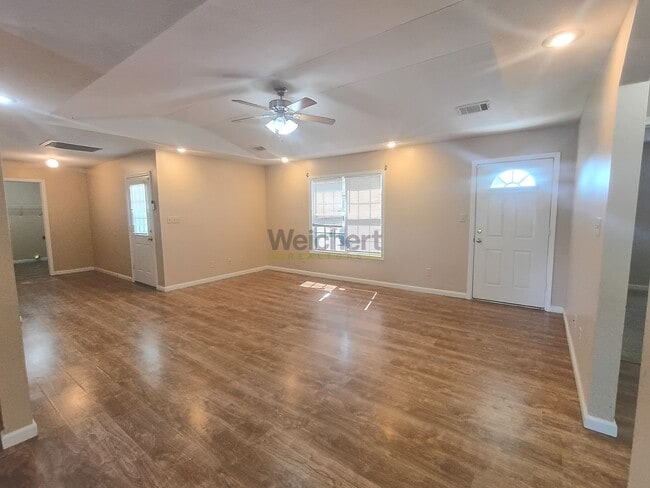 Photo - 3Bed/2Bath house on dead-end road
