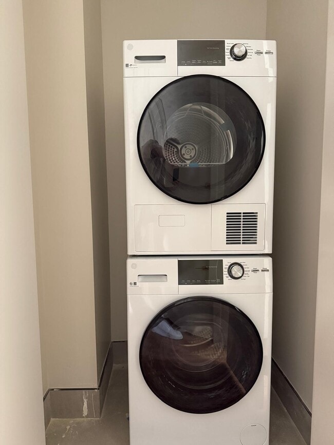 Photo - Nice room in a good neighborhood Unit 2B