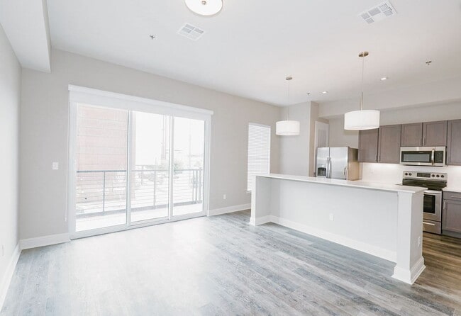 Living - The Flats on Archer - Discounted Rates on ...