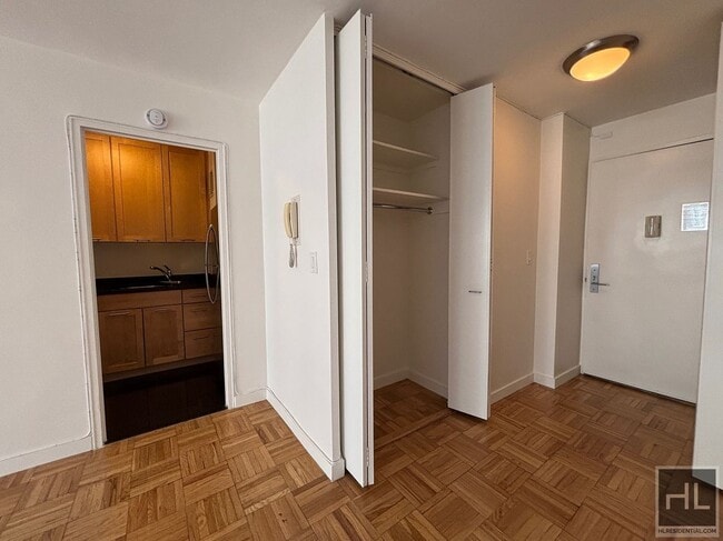 Photo - EAST 49 STREET Unit 8H