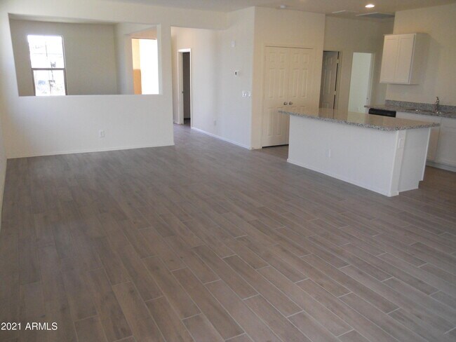 17728 W Jessie Ln