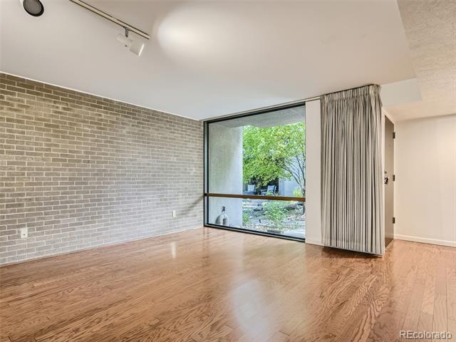 Photo - 1070 Race St