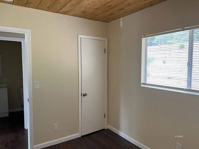 Photo - 25840 CA-243