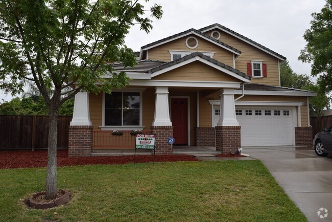 Building Photo - Beautiful Home