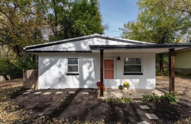 Photo - 1631 S Huntington Dr