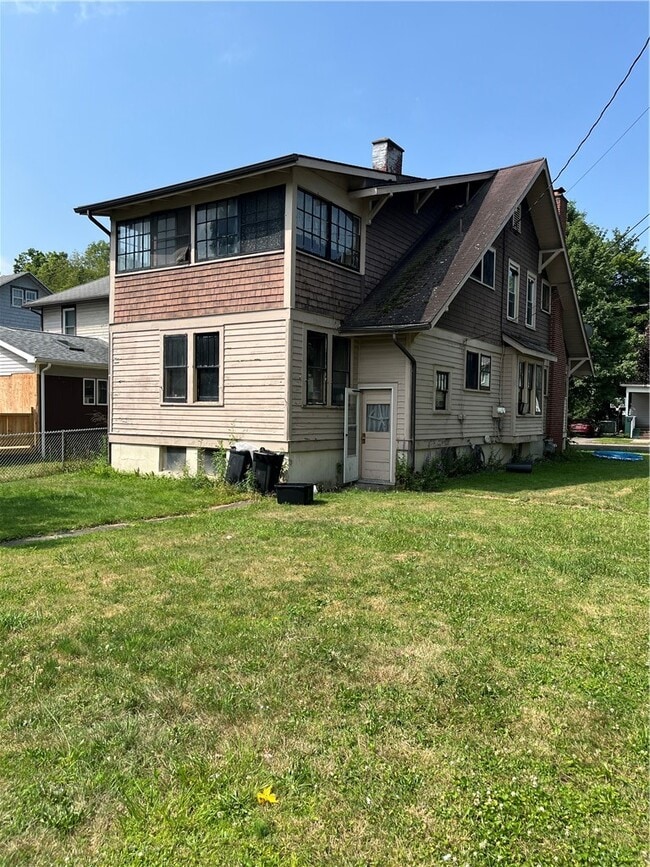 Photo - 707 Southport St