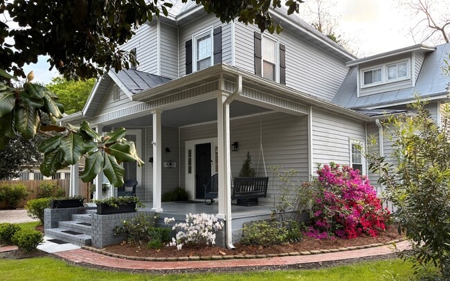 Photo - 400 Elizabeth St