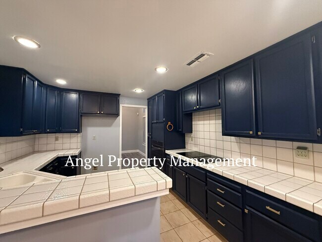 Photo - 9131 Brienne Way