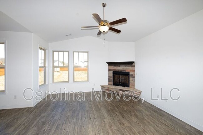 Photo - 210 Royal Hill Ln