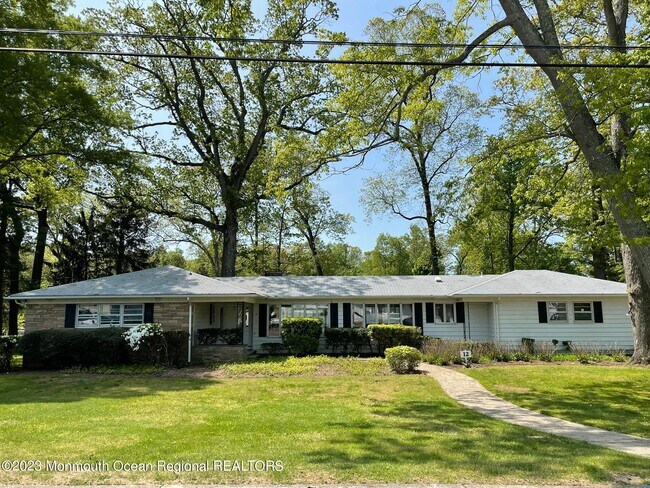 Building Photo - 12 Greenbrier Rd Rental