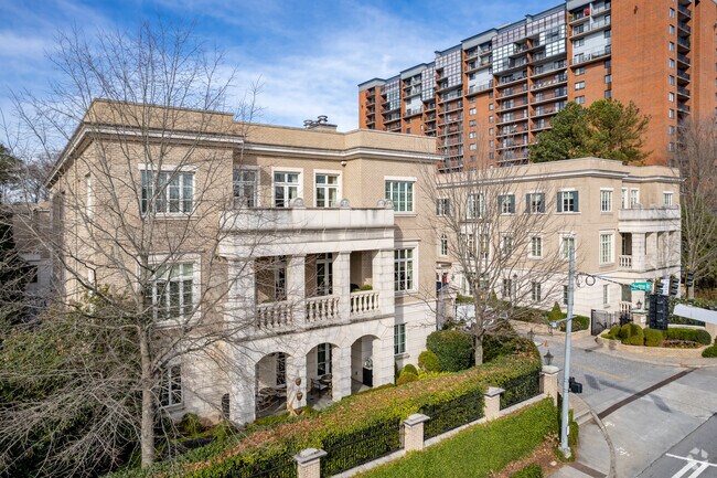 Regents Park at Peachtree Battle - Regents Park at Peachtree Battle Townhomes